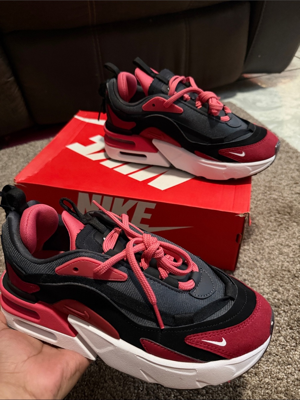 Nike Women's Black and Red Low-Top Sneakers - Picture 4 of 5